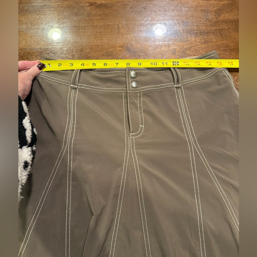 Athleta Whatever Skort in brown/khaki/white stitching - Size 10 - Picture 6 of 9